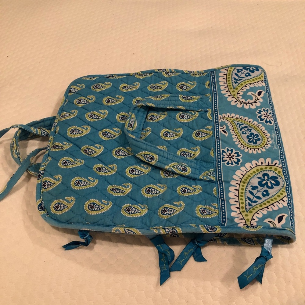 {V E R A B R A D L E Y} Toiletry Bag - image 4